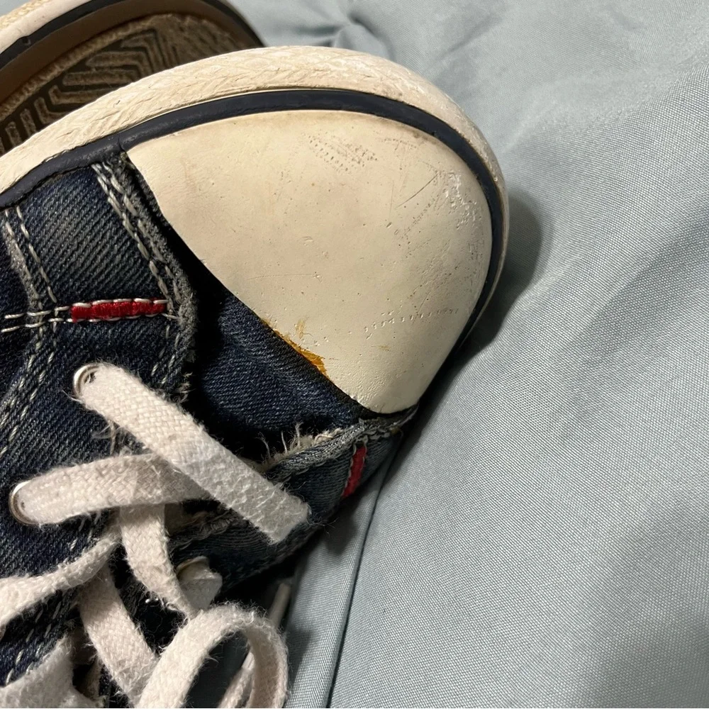 Kids Levi’s Denim Hightop Sneakers Distressed size 2